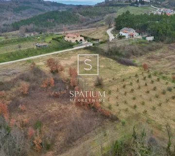 SAMO U SPATIUMU, PRILIKA - ZEMLJIŠTE SA 3 GRAĐEVINSKE DOZVOLE I PLAĆENIM KOMUNALIJAMA - cover