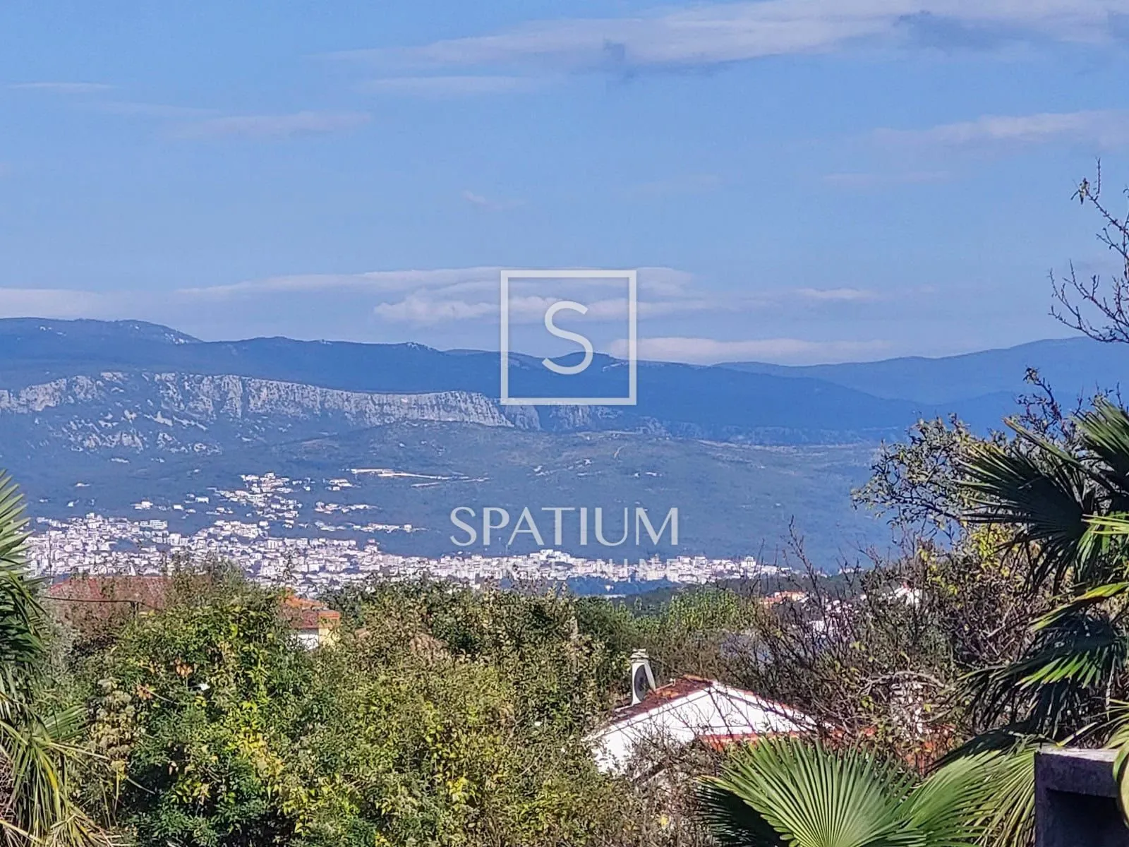 ČIŽIĆI SAMOSTOJEĆA KUĆA SA OKUĆNICOM - cover