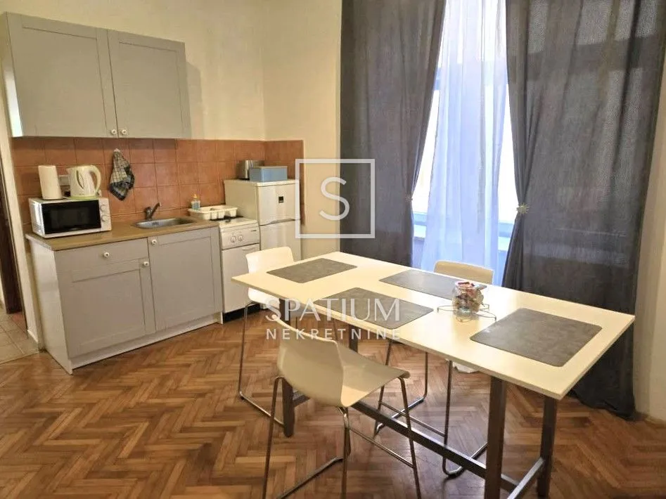 OPATIJA, DVOSOBAN STAN S DNEVNIM BORAVKOM I PARKINGOM, ZA NAJAM - cover