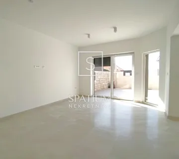 CRIKVENICA, NOVOGRADNJA, STAN U PRIZEMLJU - cover