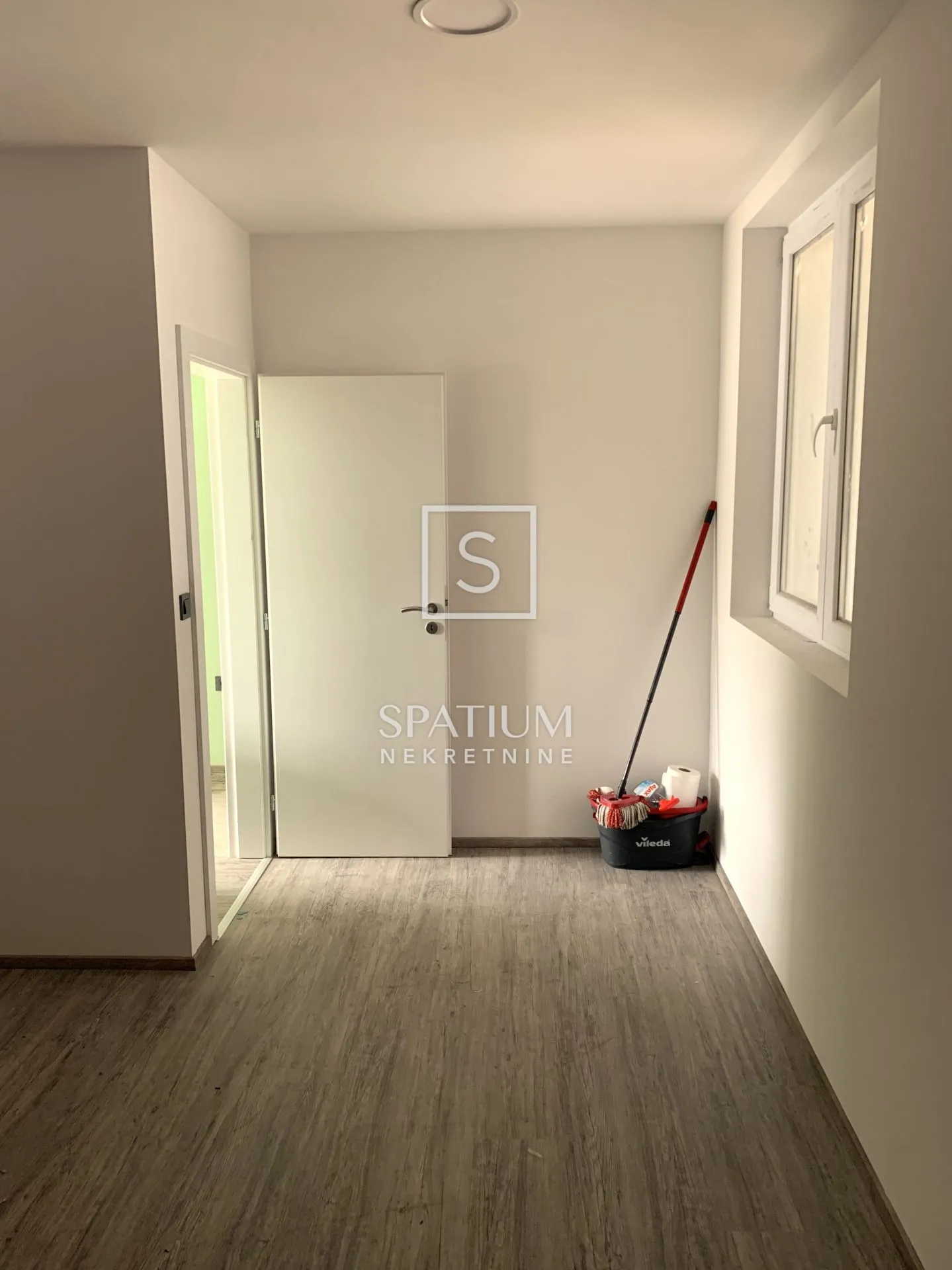 KUKULJANOVO, UREDSKI PROSTOR ZA DUGOROČNI ZAKUP - cover