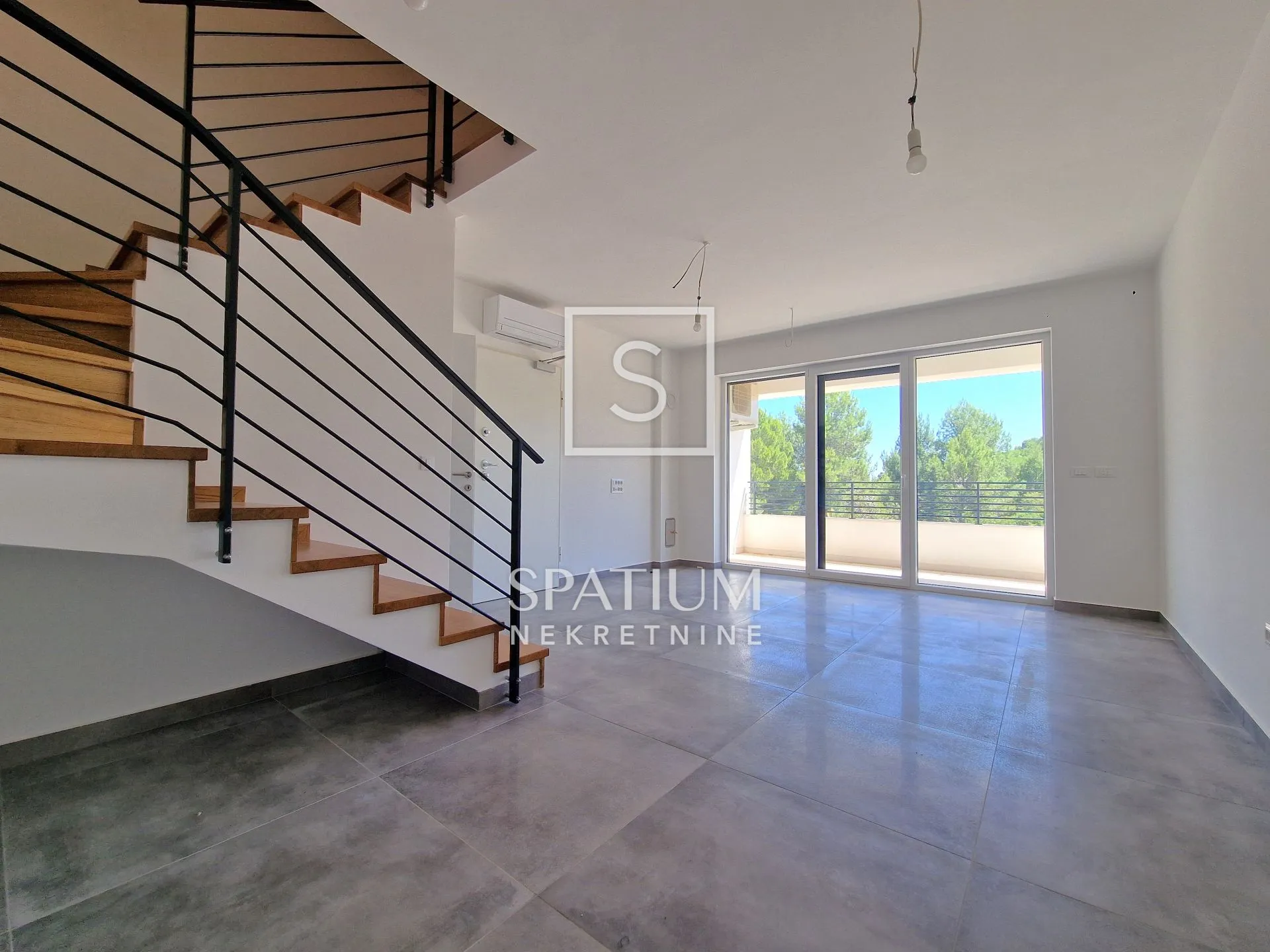 MALI LOŠINJ, NEREZINE, DVOETAŽNI STAN U NOVOGRADNJI - cover