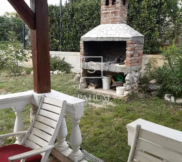 GARICA, OTOK KRK, SAMOSTOJEĆA KUĆA SA OKUĆNICOM - cover