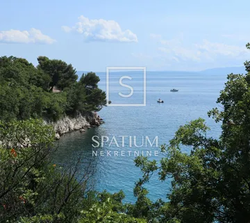 KOSTRENA, GRAĐEVINSKI TEREN S POGLEDOM NA MORE, SAMO U NAŠOJ PONUDI - cover