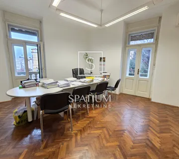 CENTAR, STAN SA 3 BALKONA  - cover