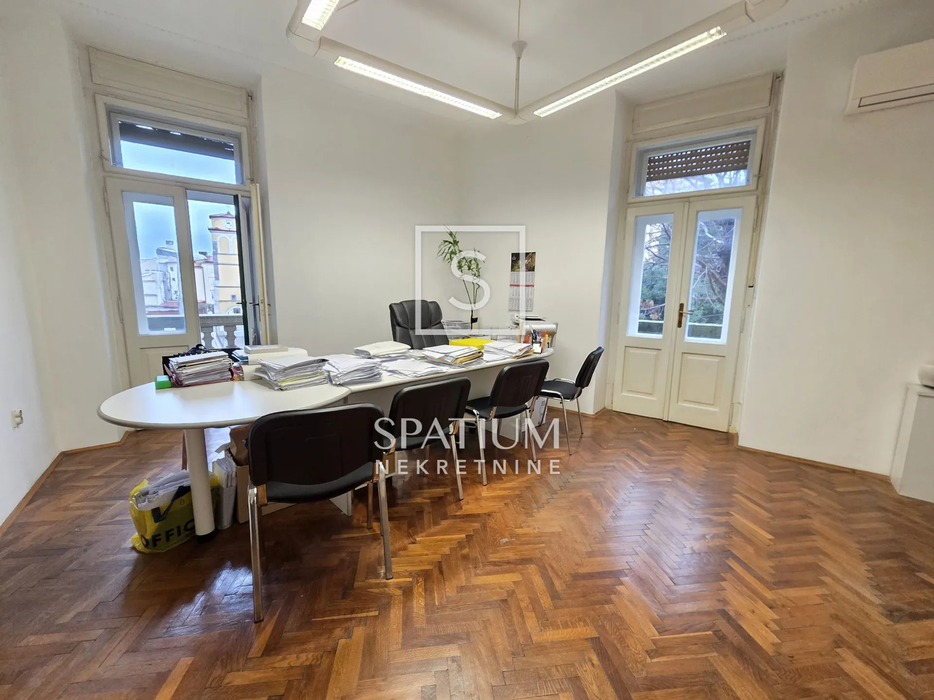 CENTAR, STAN SA 3 BALKONA  - cover