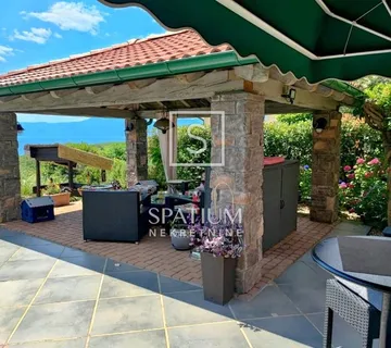 DORIČIĆI, KOSTRENA, PREKRASNA KUĆA S BAZENOM - cover