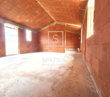 MOTOVUN, KUĆA U ROHBAU FAZI - cover