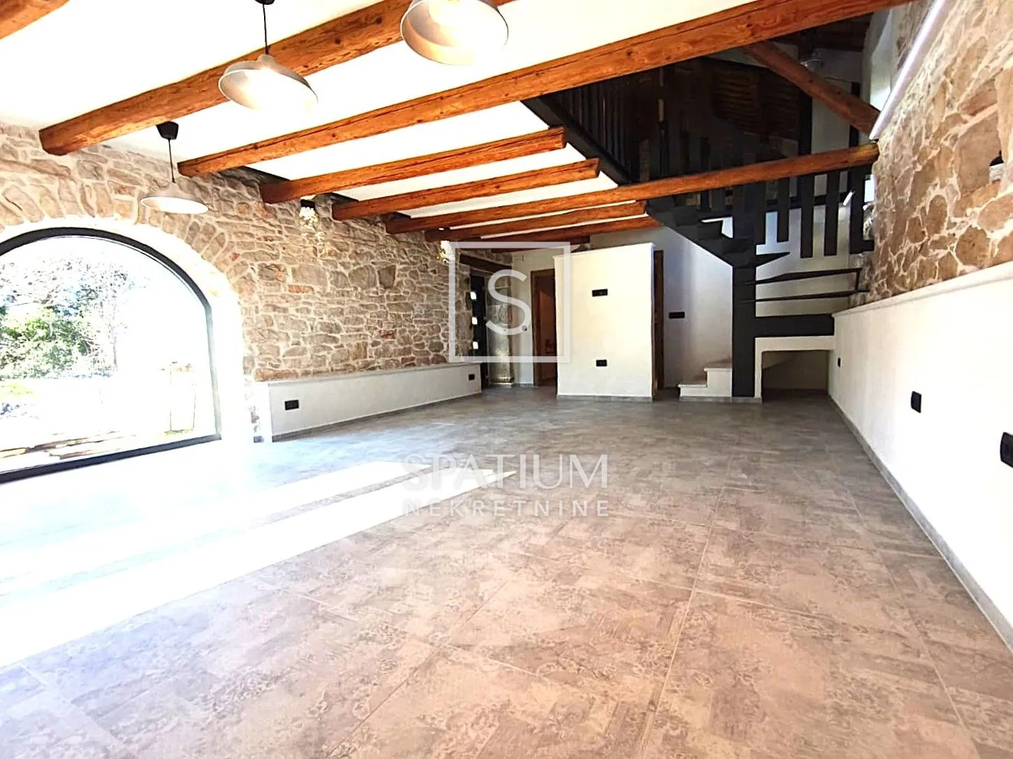 LABIN, NEDEŠĆINA, ADAPTIRANA KAMENA ISTARSKA KUĆA - cover