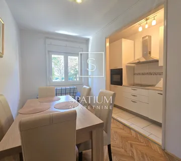 KOSTRENA, STAN S OKUĆNICOM U BLIZINI MORA - cover