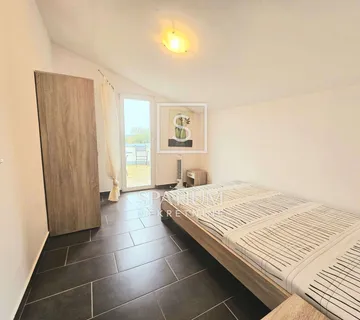 LABIN, SAMOSTOJEĆA KUĆA - cover