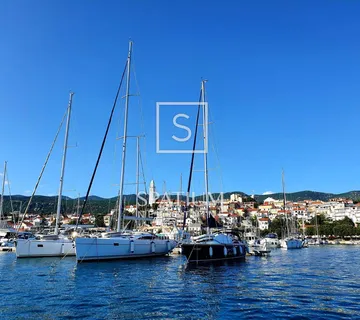 NOVI VINODOLSKI, KUĆA U CENTRU  - cover