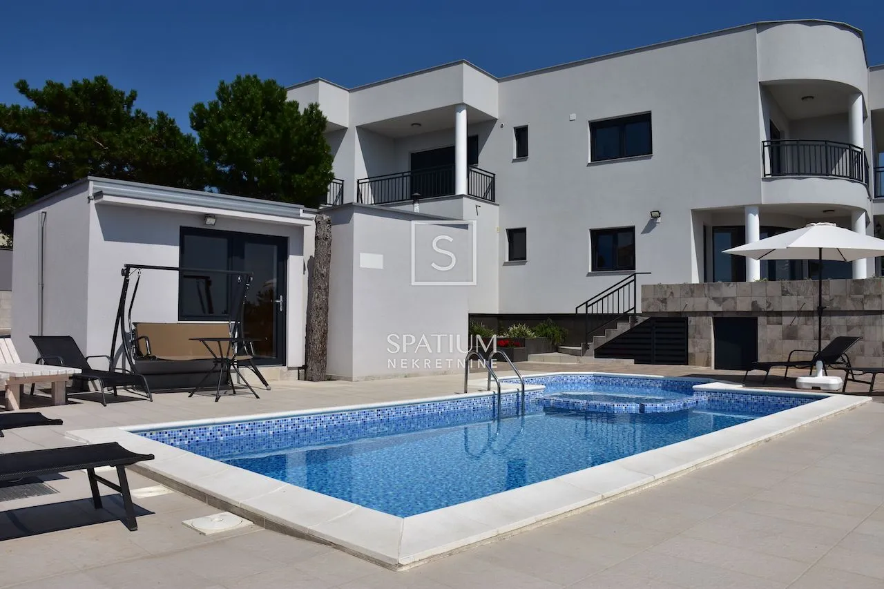 CRIKVENICA, VILA S BAZENOM I PANORAMSKIM POGLEDOM - cover