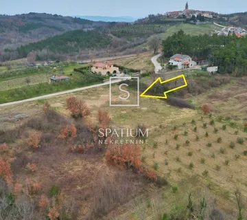 SAMO U SPATIUMU, PRILIKA, ZEMLJIŠTE S GRAĐEVINSKOM DOZVOLOM I PLAĆENIM KOMUNALIJAMA - cover