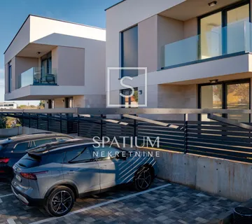 VOLME, ISTRA, DVOSOBAN STAN U MODERNOJ NOVOGRADNJI AM6 - cover