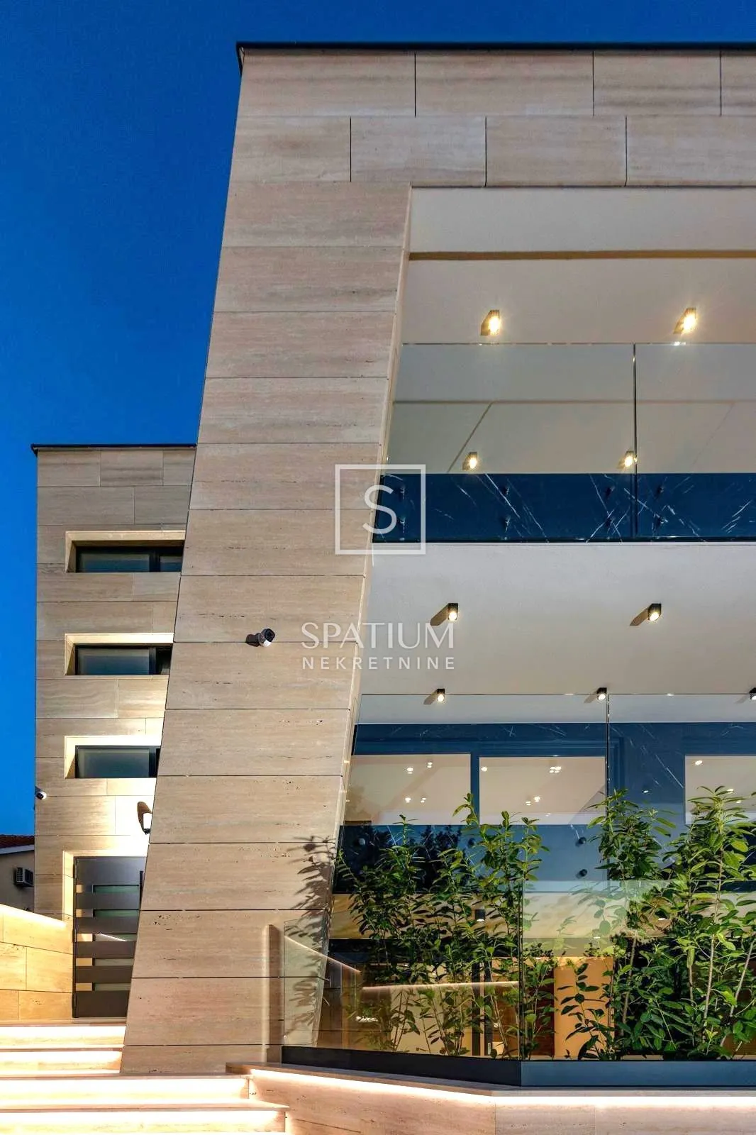 MALINSKA, OTOK KRK, STAN S OKUĆNICOM I BAZENOM - cover