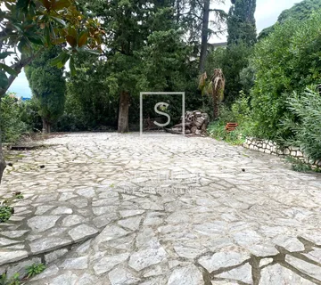 SELCE, KUĆA S POGLEDOM NA IZVRSNOJ LOKACIJI - cover