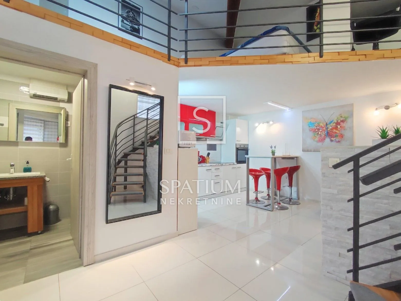 KASTAV, TRINAJSTIĆI, STAN ZA NAJAM - cover