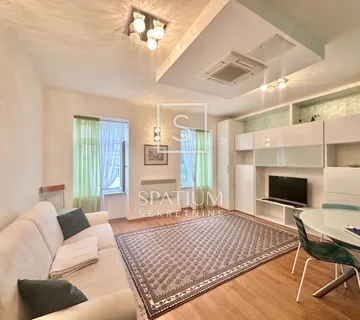 OPATIJA, STAN U STROGOM CENTRU - cover