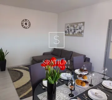 DRAMALJ, ADAPTIRANA KUĆA S BAZENOM ZA NAJAM - cover