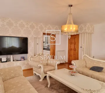 CRIKVENICA, KOMFORAN STAN S POGLEDOM NA MORE - cover