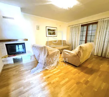 MARINIĆI, KUĆA SA 4 STANA I 2 POSLOVNA PROSTORA - cover