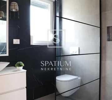 ŠMRIKA, SAMOSTOJEĆA KUĆA S BAZENOM - cover