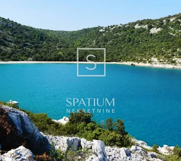 RAKALJ, GRAĐEVINSKO ZEMLJIŠTE S POMOĆNOM ZGRADOM  - cover