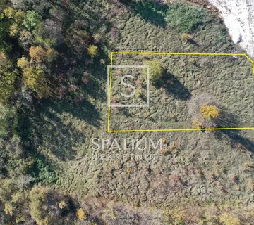 TINJAN, GRAĐEVINSKO ZEMLJIŠTE PRAVILNOG OBLIKA POVRŠINE 855M2 - cover