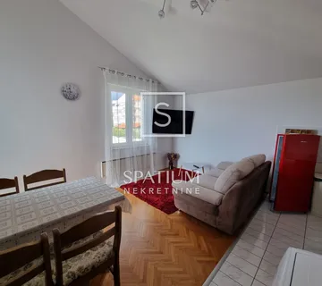 CRIKVENICA, STAN S POGLEDOM NA MORE - cover