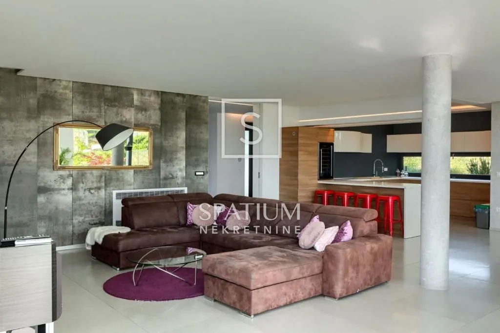 VIŠNJAN,VILLA SA BAZENOM - cover