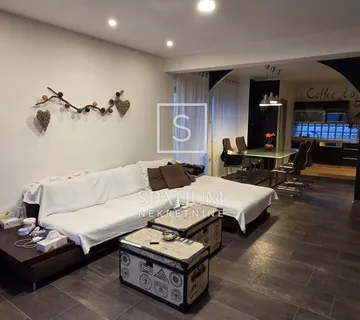 REŠETARI, KUĆA SA TRI STANA - cover