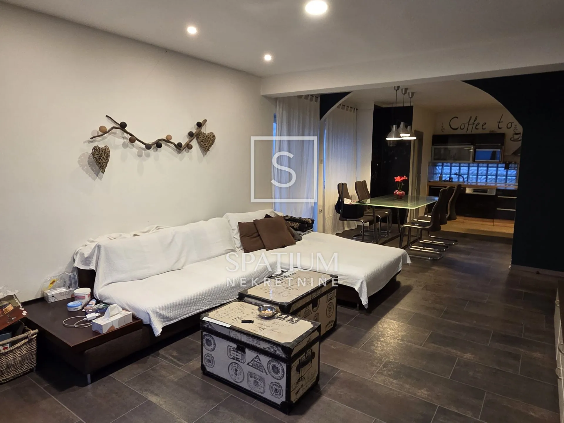 REŠETARI, KUĆA SA TRI STANA - cover