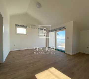 CRIKVENICA, STAN S POGLEDOM 3S+DB - cover