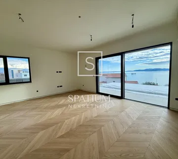 MARČELJEVA DRAGA, EKSKLUZIVNO U SPATIUMU, STAN S POGLEDOM I PRIVATNIM VRTOM - cover