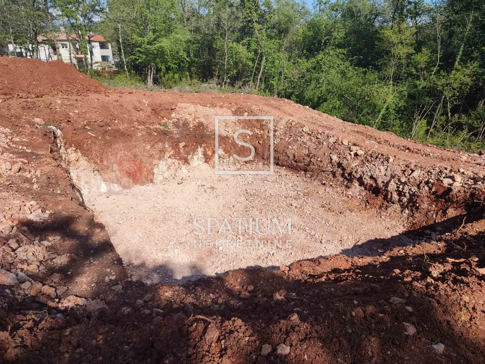 LABIN, ISTRA, ZEMLJIŠTE S GRAĐEVINSKOM DOZVOLOM NA MIRNOJ LOKACIJI - cover