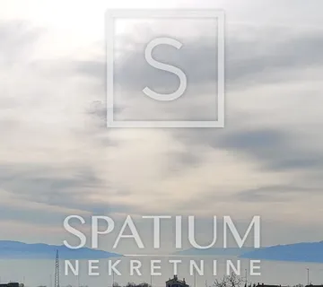 MARINIĆI, STAN S POGLEDOM I PARKINGOM ZA NAJAM - cover