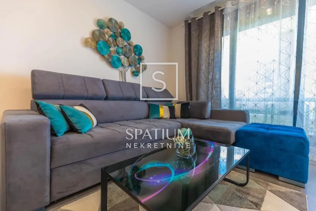 SELCE, STAN U NEPOSREDNOJ BLIZINI MORA  - cover