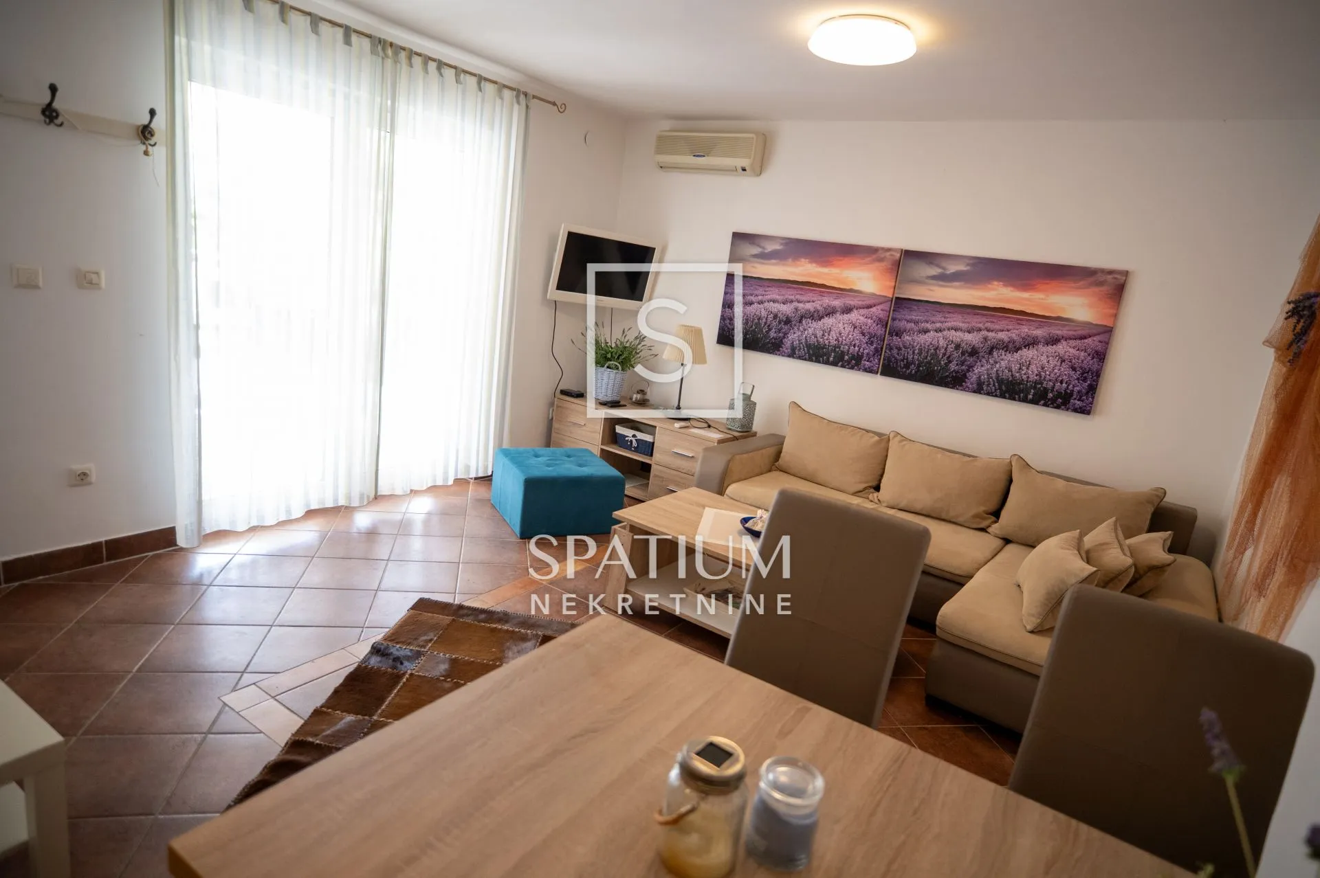 NOVI VINODOLSKI, STAN DRUGI RED DO MORA - cover