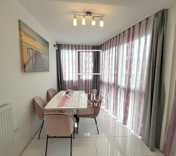 CRIKVENICA, PREKRASAN STAN U CENTRU GRADA - cover