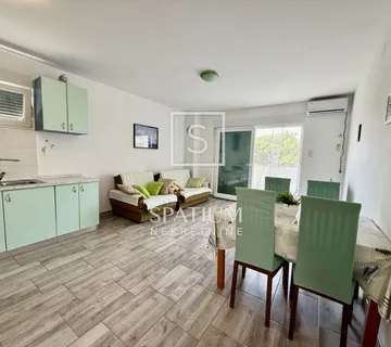 NOVI VINODOLSKI, ETAŽA KUĆE KONCIPIRANA KAO DVA ODVOJENA STANA - cover