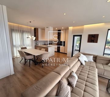 OPATIJA, VRHUNSKI PENTHOUSE U CENTRU - cover