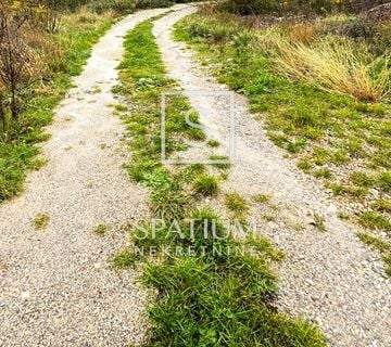 TRSAT, STRMICA, GRAĐEVINSKO ZEMLJIŠTE S POGLEDOM NA MORE - cover