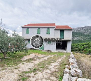 ODLIČNA SAMOSTOJEĆA KUĆA U TUGARIMA POVRŠINE 300m2, PARCELA 1.100m2 - cover