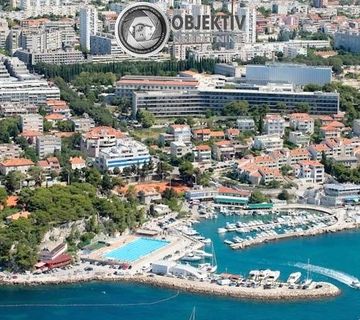 SPLIT BLATINE, KOMFORAN TROSOBAN STAN BRUTTO POVRŠINE 108m2 - cover