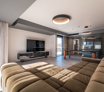 Split- Penthouse, 248,38m2-EKSKLUZIVNO - cover