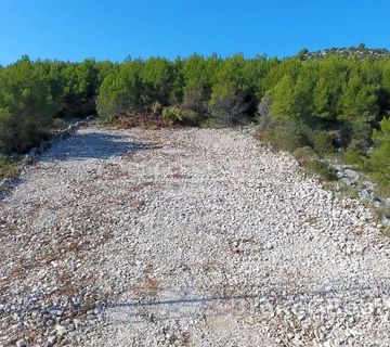 ATRAKTIVNO GRAĐEVINSKO ZEMLJIŠTE S POGLEDOM NA MORE, MARINA - cover