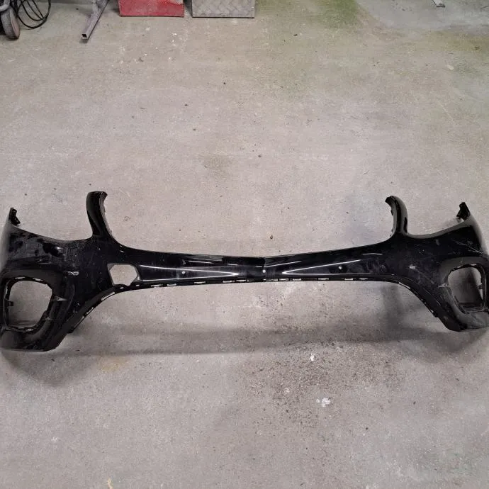 MERCEDES GLC 2019 PREDNJI BRANIK - cover