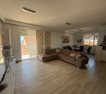 Penthouse stan najam Zadar, Bili Brig, 3S+DB, pogled na more, 3 parking mjesta
