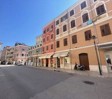 Rovinj, strogi centar, Kuća s 4 stana, blizina mora